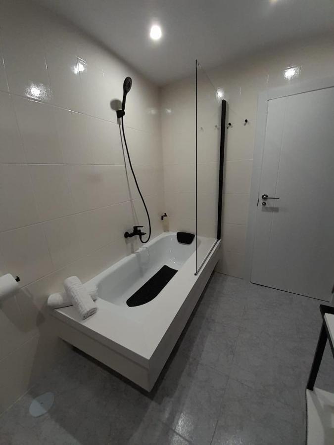 Apartamento Vista Al Puerto De فينيستيري المظهر الخارجي الصورة